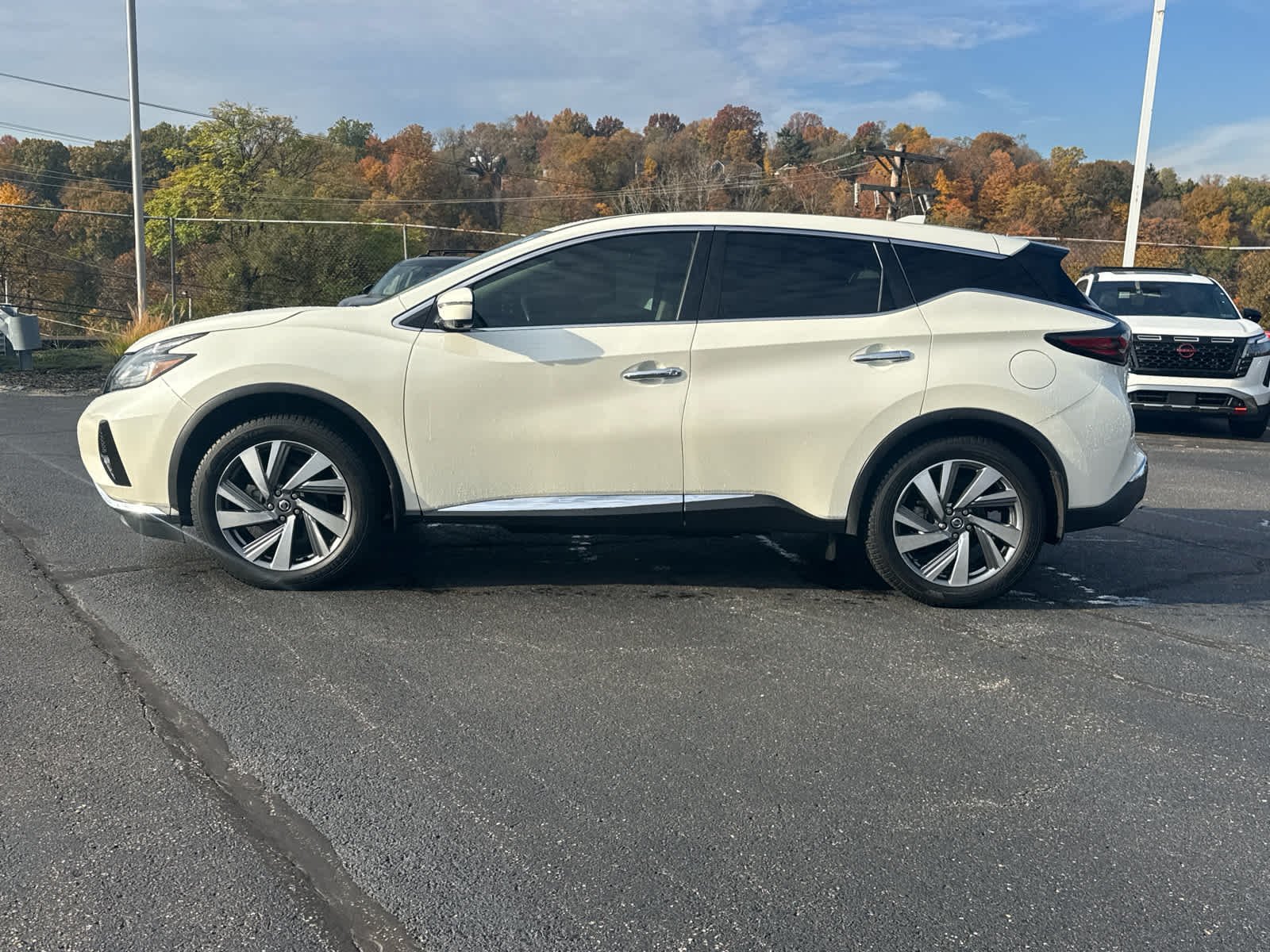 Used 2021 Pearl White Tricoat Nissan SL image 3