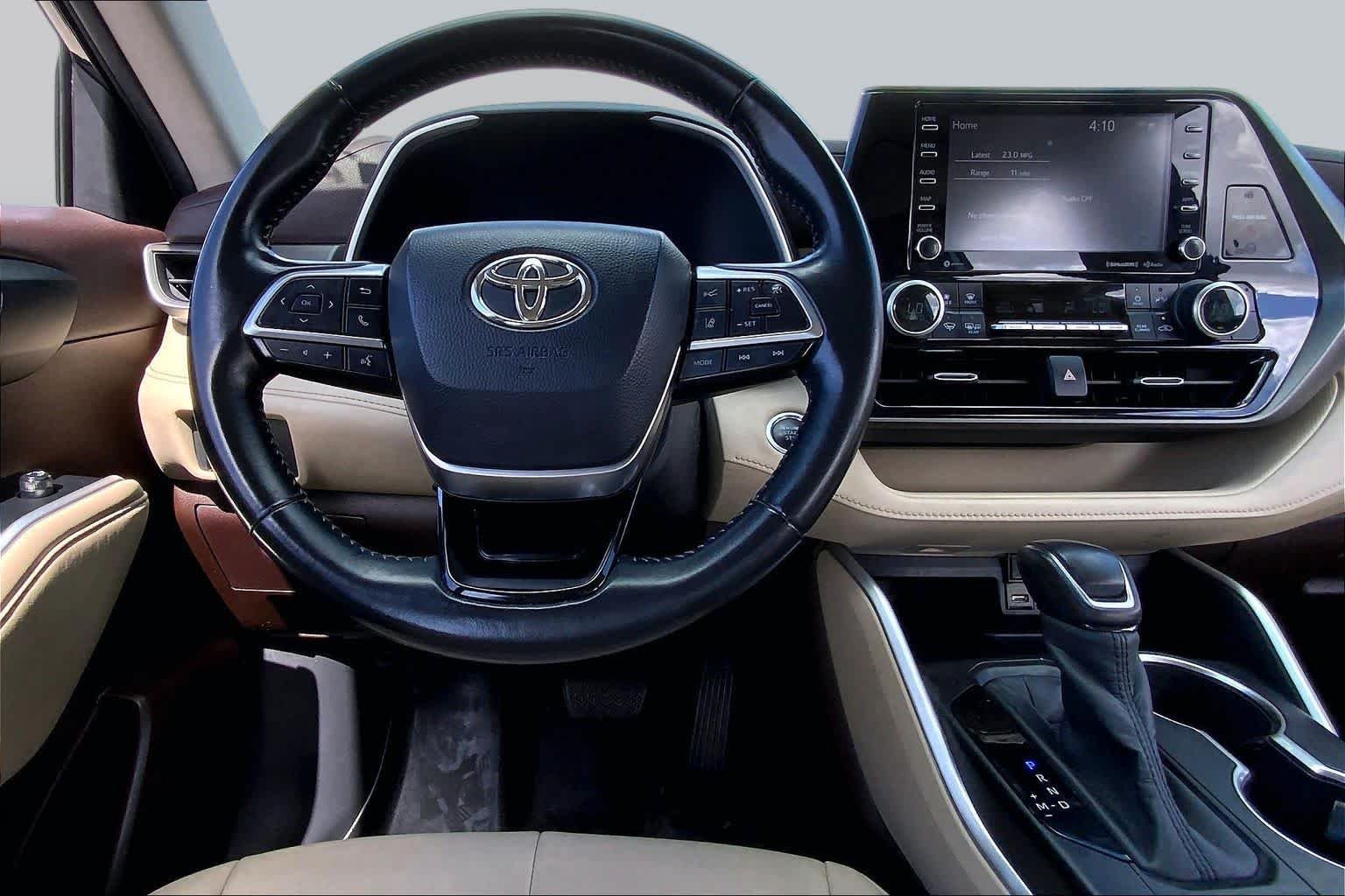 Used 2020 Opulent Amber Toyota XLE image 6