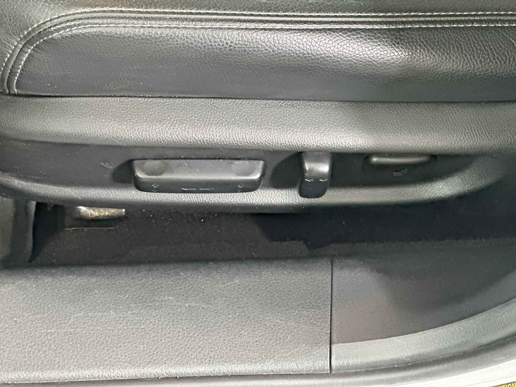 Used 2014 Silver Honda EX-L image 13