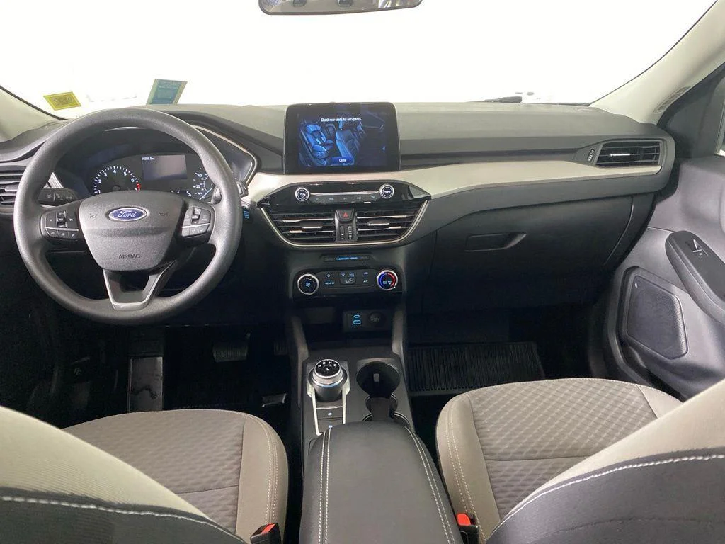 Used 2022 White Metallic Ford SE image 20