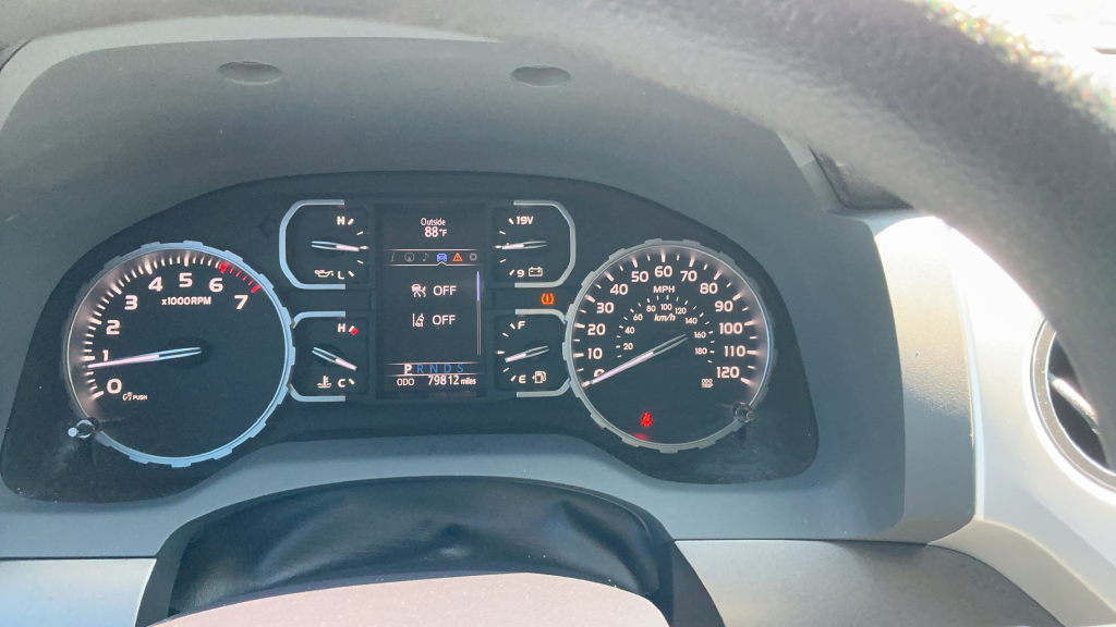 Used 2018 Gray Toyota SR5 image 13