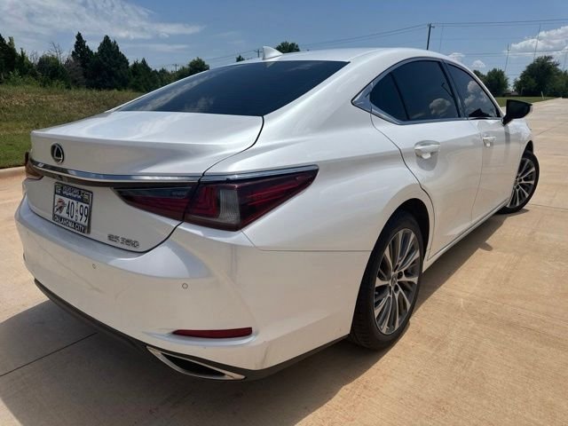 Used 2021 White Lexus 350 image 5