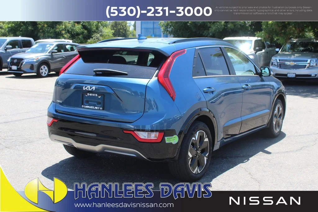 Used 2023 Blue Kia Wind image 7