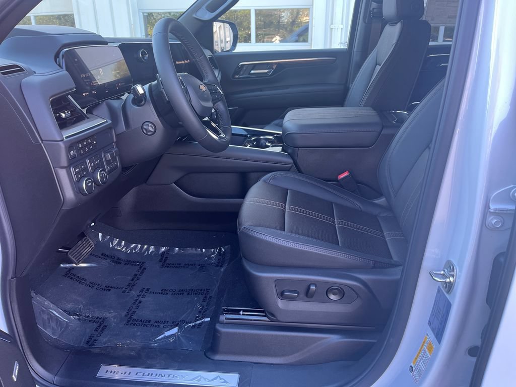 2026 Chevrolet Suburban High Country - Photo 9
