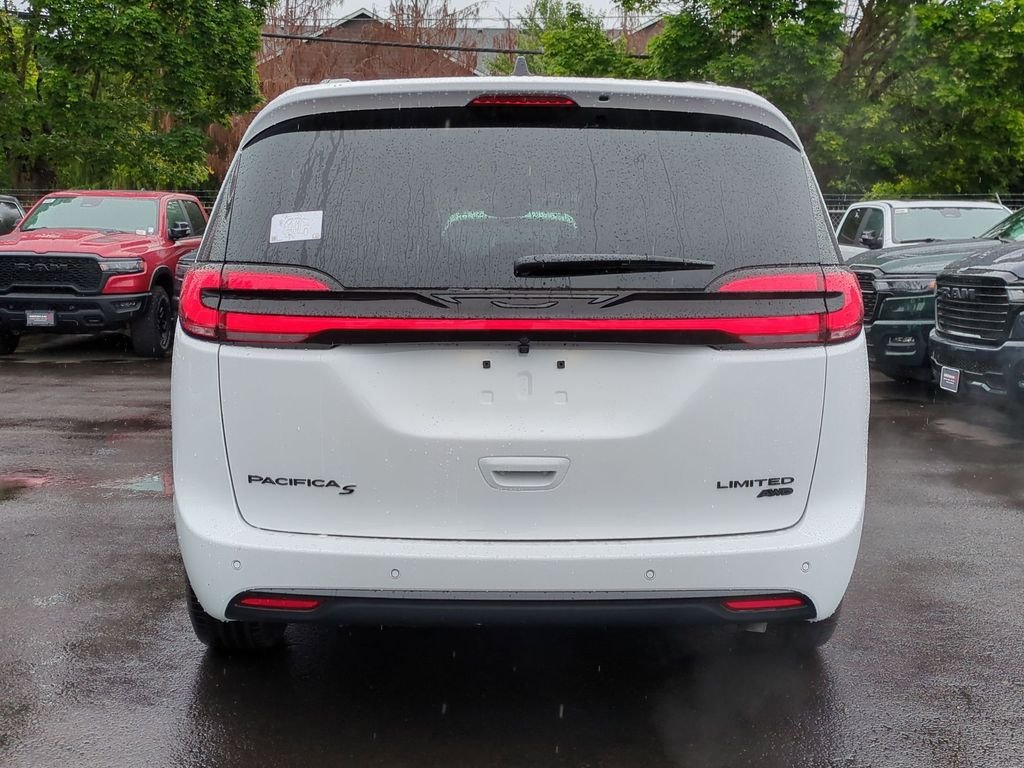 New 2027 Bright White Clear-Coat Exterior Paint Chrysler Limited image 6