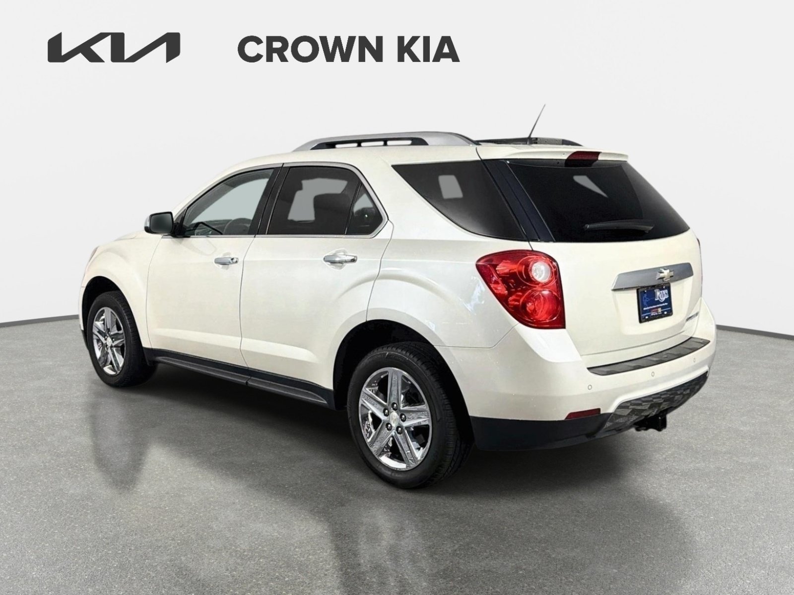 Used 2015 White Diamond Pearl Chevrolet LTZ image 7