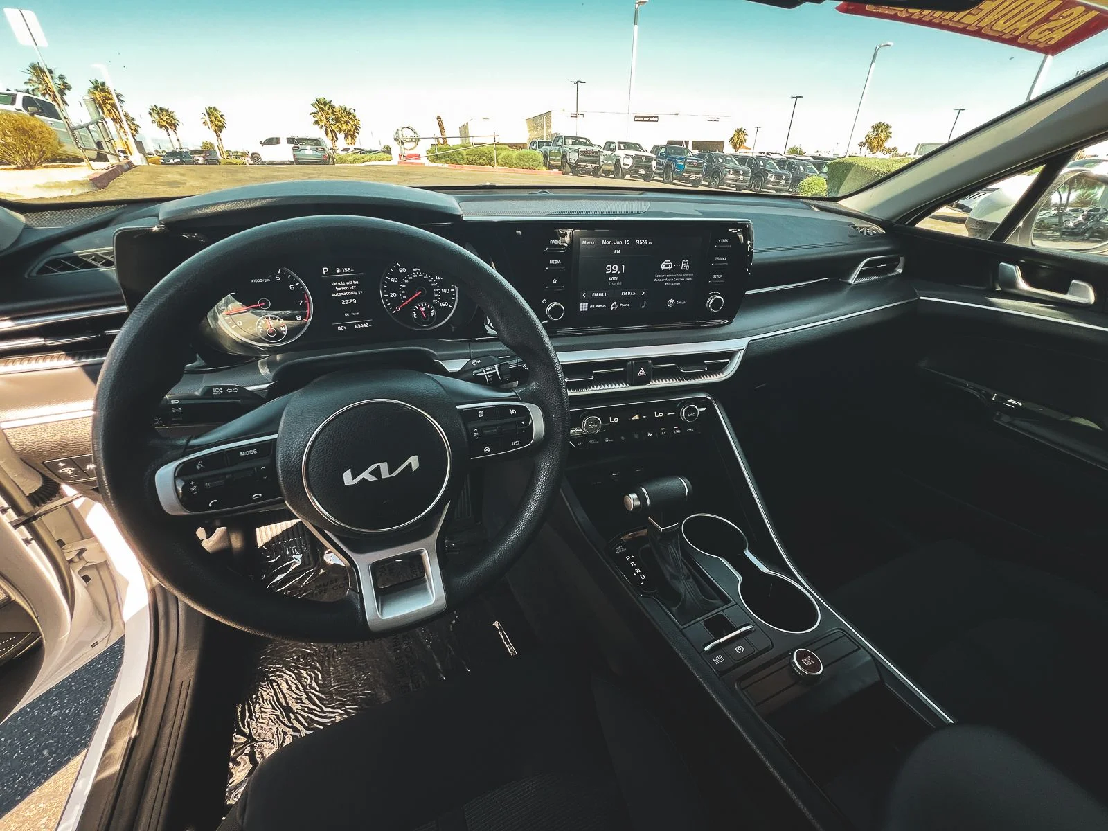 2023 Kia K5 LXS - Photo 15
