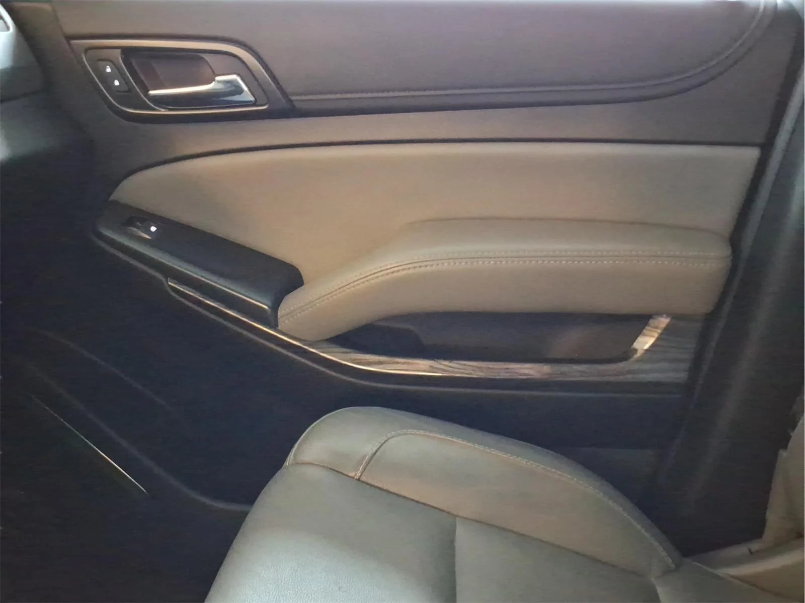 Used 2020 SUMMIT WHITE Chevrolet LT image 26