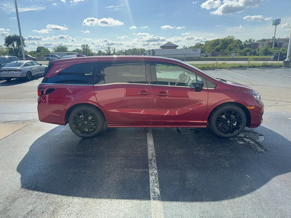 New 2026 Radiant Red Metallic II Honda Sport-L image 4