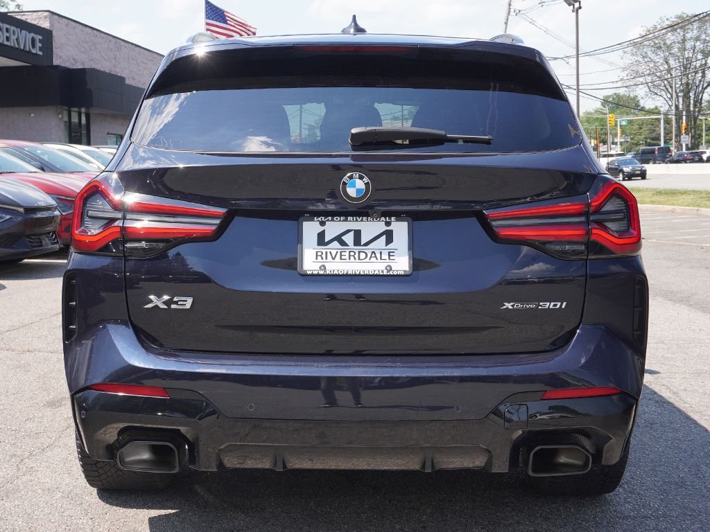 Used 2023 Black BMW xDrive30i image 11