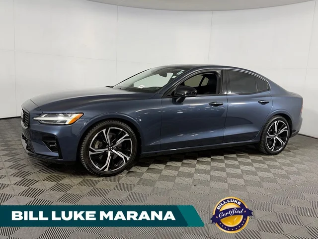 2024 Volvo S60 B5 Core Dark Theme