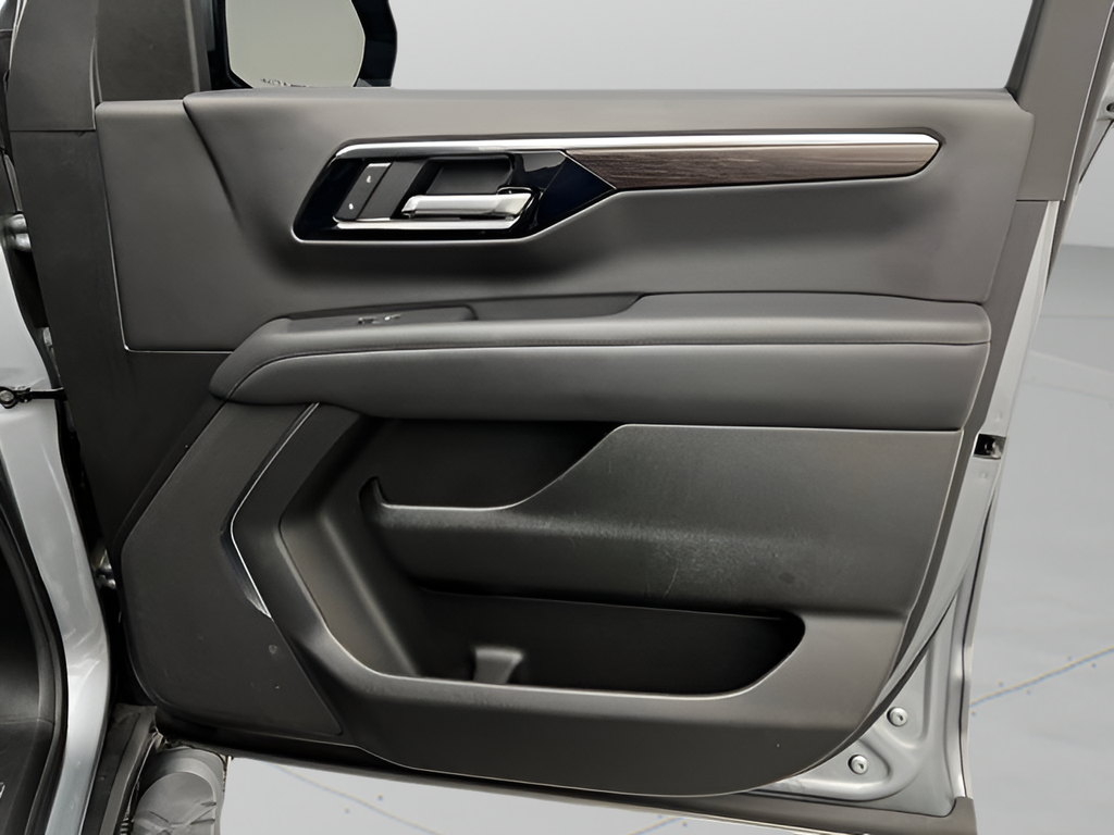 Used 2025 Sterling Gray Metallic Chevrolet Z71 image 17