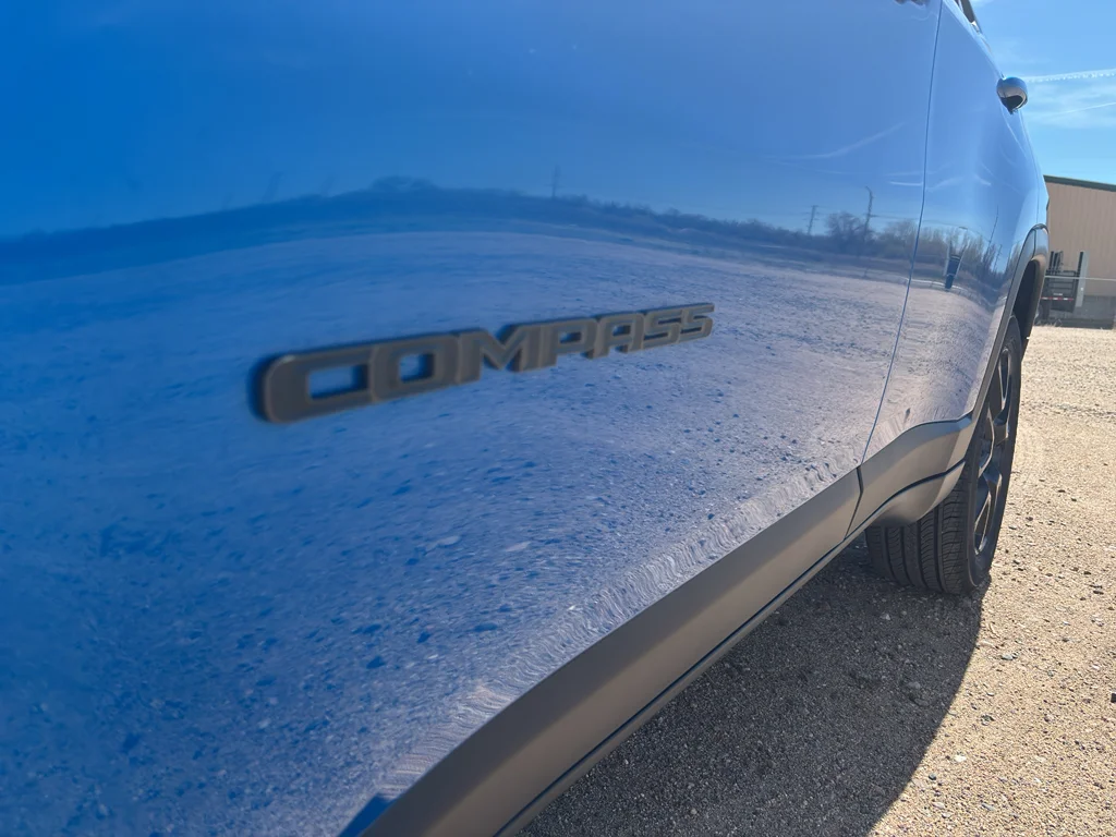 New 2026 Hydro Blue Pearl-Coat Exterior Paint Jeep Latitude Altitude image 20