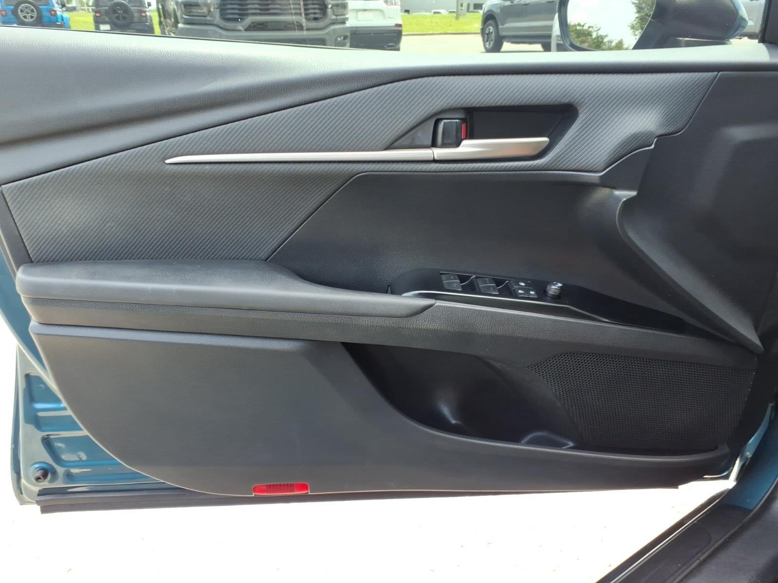 Used 2025 Ocean Gem Toyota SE image 28