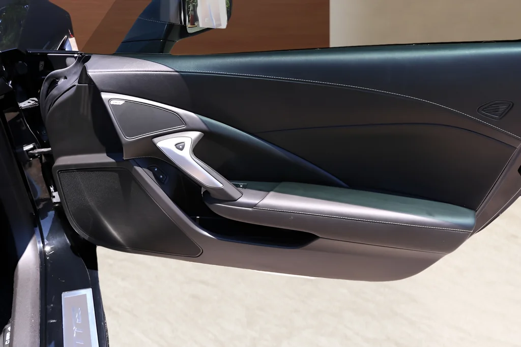 Used 2019 Black Chevrolet Stingray image 17