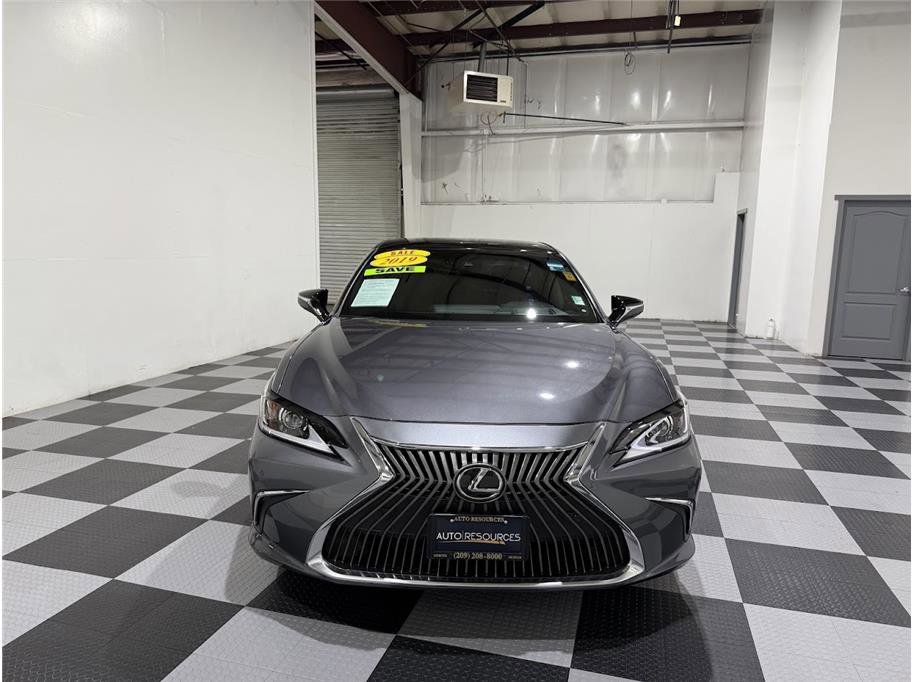 2019 Lexus ES 350 Ultra Luxury photo 3