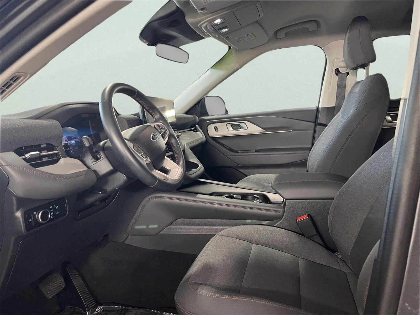 Used 2025 Carbonized Gray Ford Active image 8