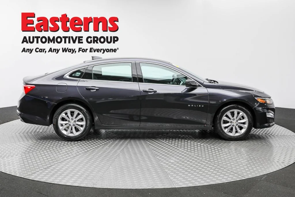 Used 2023 Gray Chevrolet LT image 4
