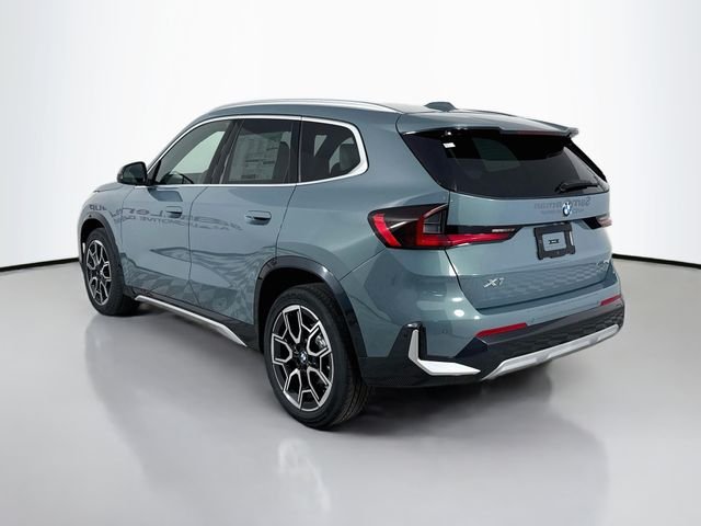 New 2026 Green Metallic BMW xDrive28i image 5