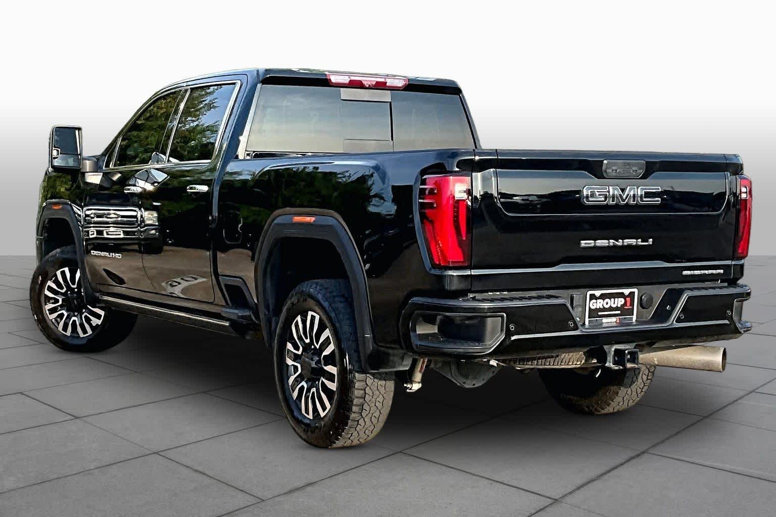 Used 2024 Onyx Black GMC Denali Ultimate image 12