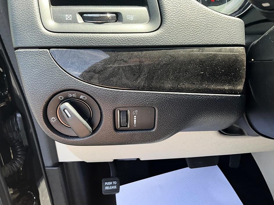 Used 2018 Black Dodge SE image 15