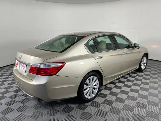 Used 2015 Gold Honda EX-L image 7