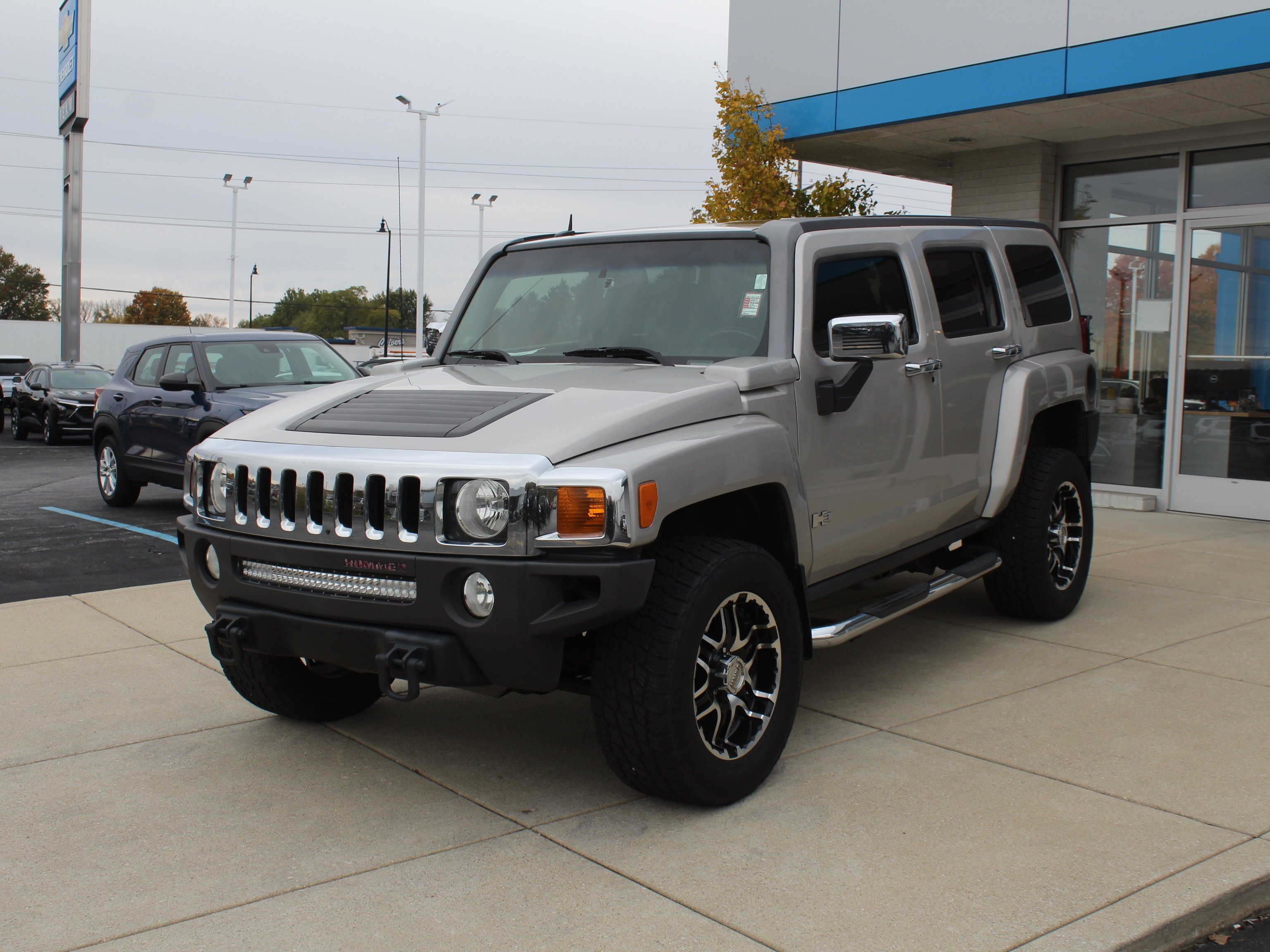 Used 2007 Boulder Gray Metallic HUMMER SUV image 9