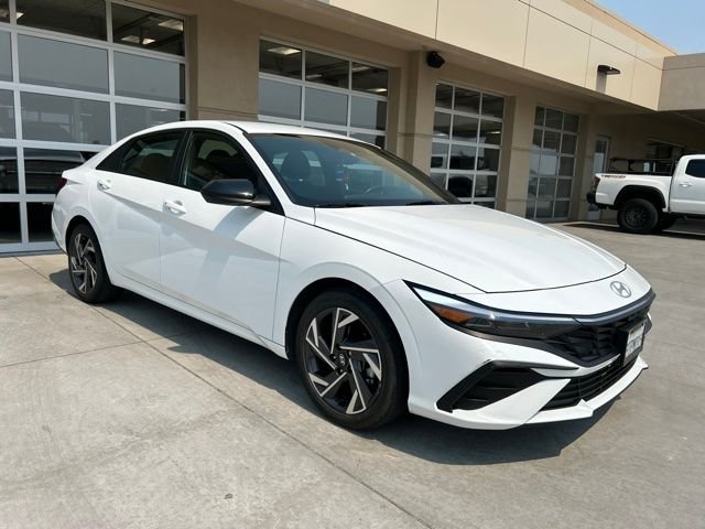 Certified Used 2025 White Hyundai SEL Sport image 2