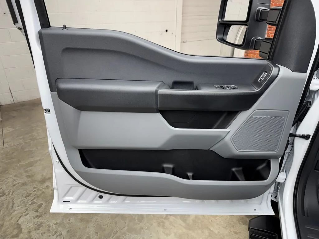 New 2027 Oxford White Ford F-250® XL image 10