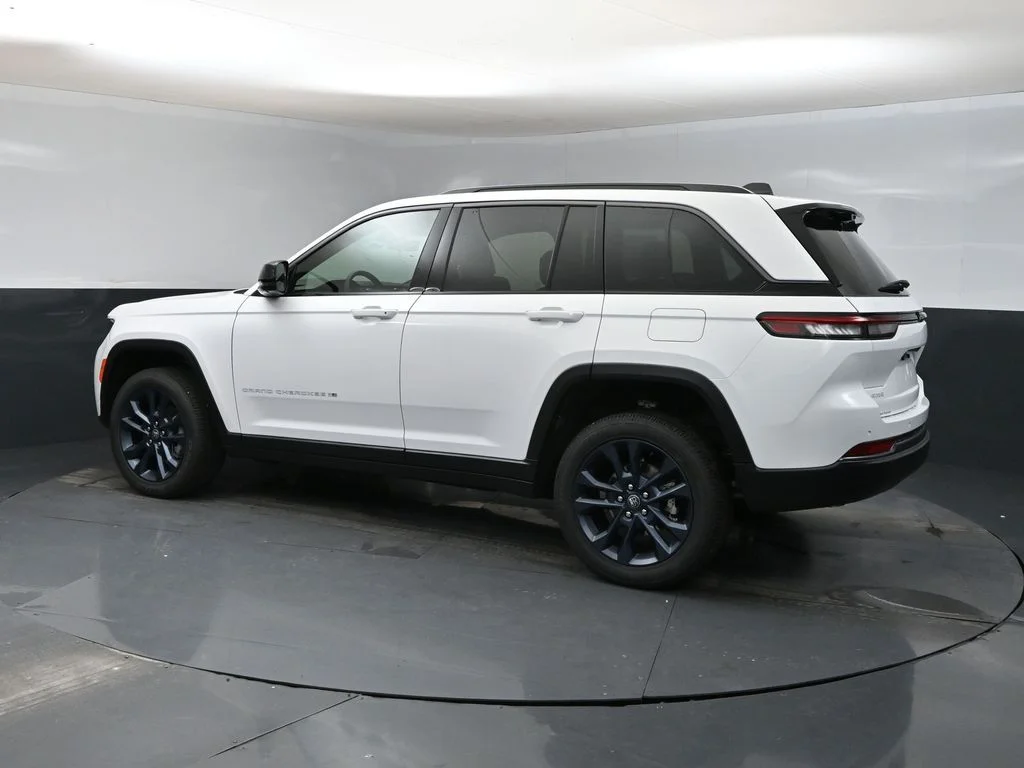 New 2026 Bright White Clearcoat Jeep  image 4