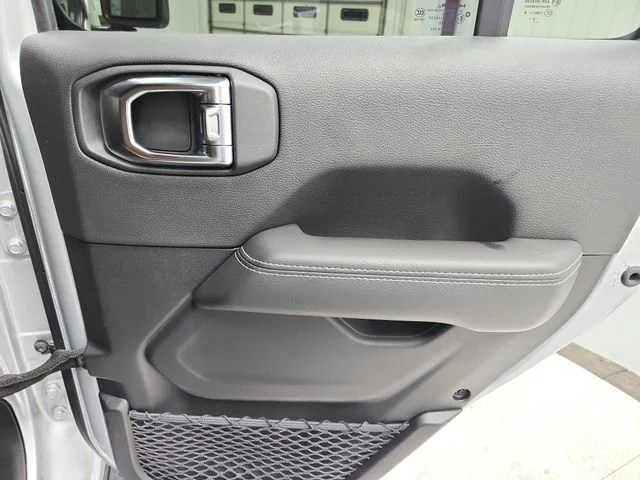 Used 2023 Silver Jeep Rubicon image 40