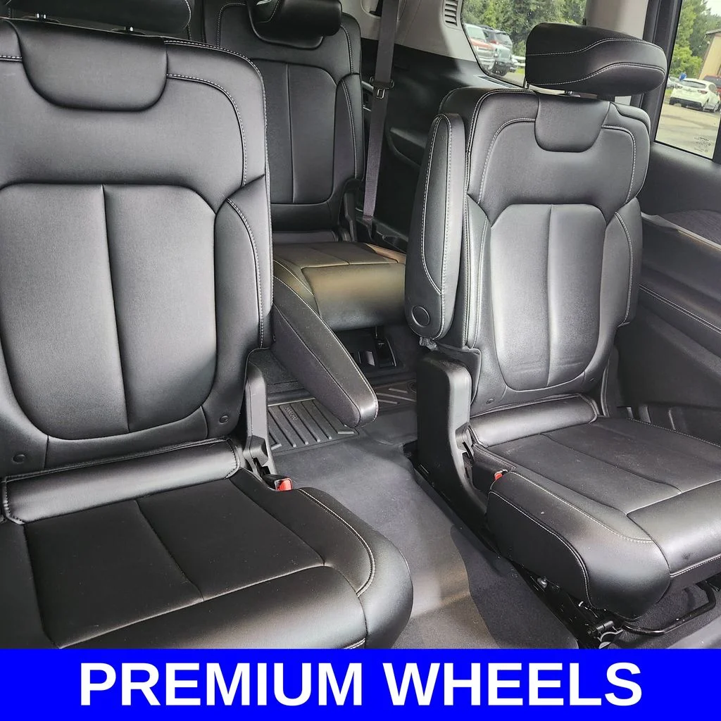 Used 2023 Black Jeep Limited image 14