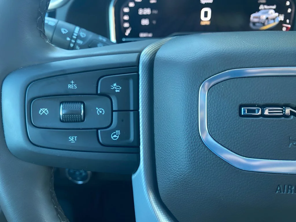 Used 2025 Onyx Black GMC Denali image 18