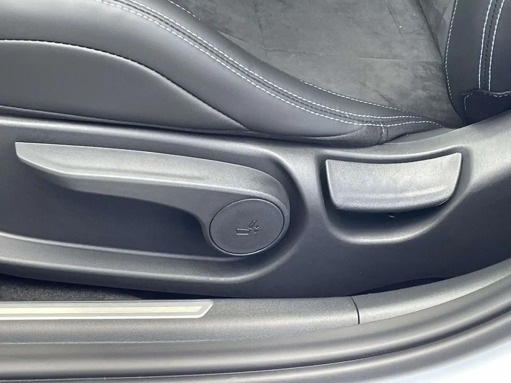 New 2026 White Hyundai Base image 18