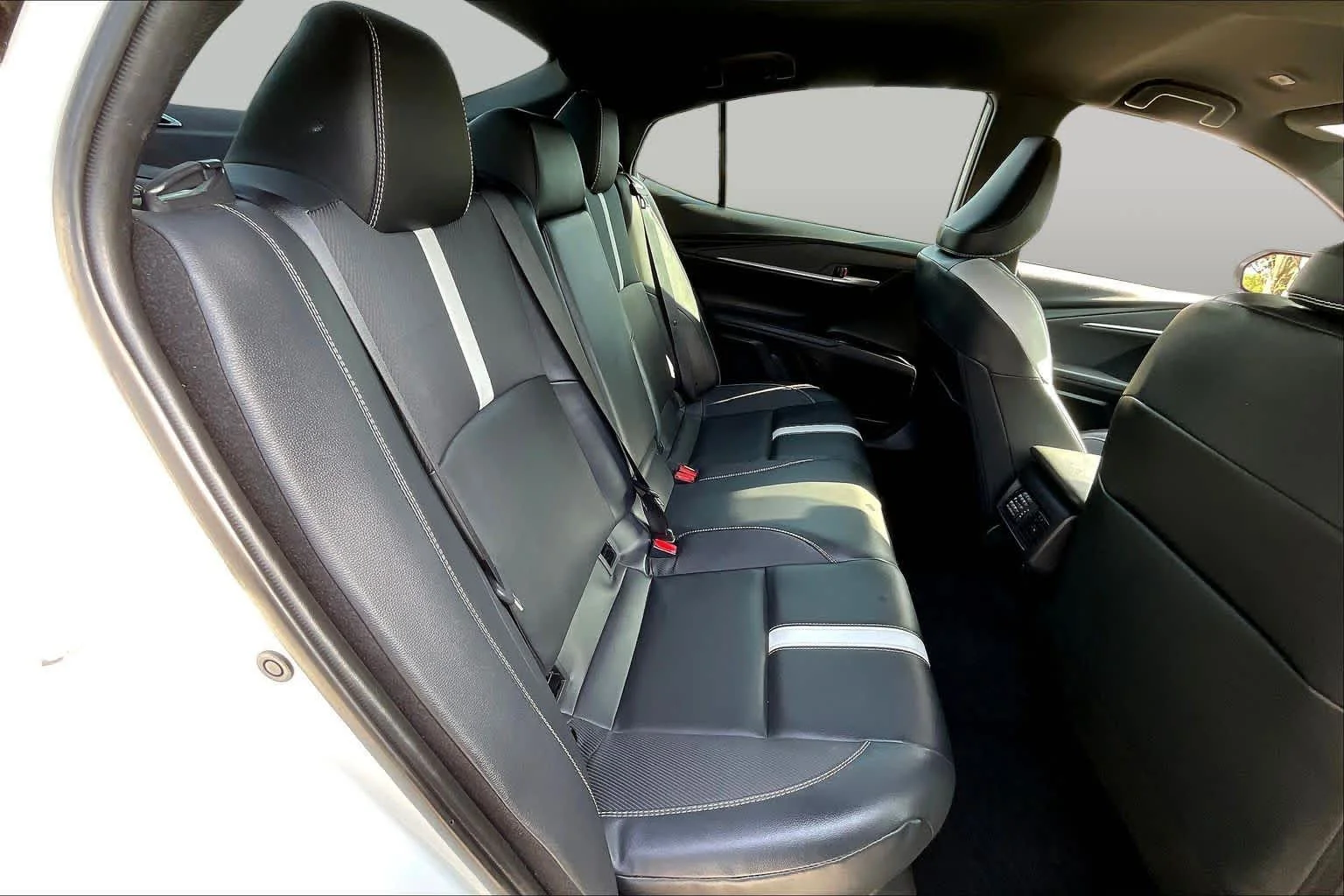 Used 2025 Ice Cap Toyota SE image 20