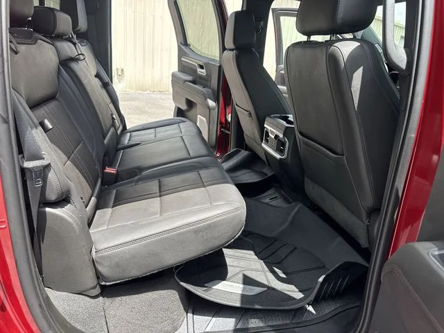 Used 2022  Chevrolet High Country image 11