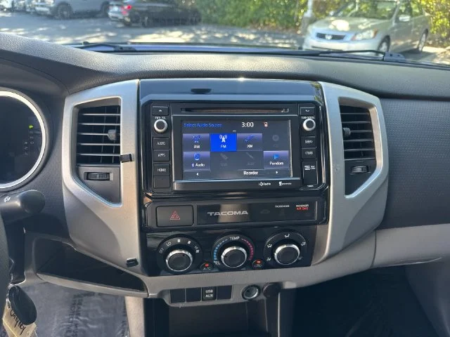 Used 2015 Blue Toyota PreRunner image 19