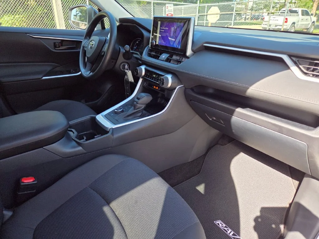 Used 2025 White Toyota LE image 13