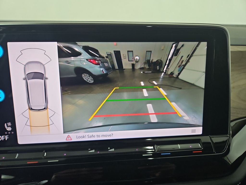 New 2026 Silver Volkswagen SE w/Technology image 19
