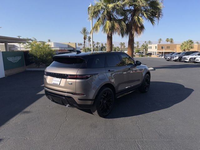 Used 2020 Kaikoura Stone Metallic Land Rover R-Dynamic SE image 5