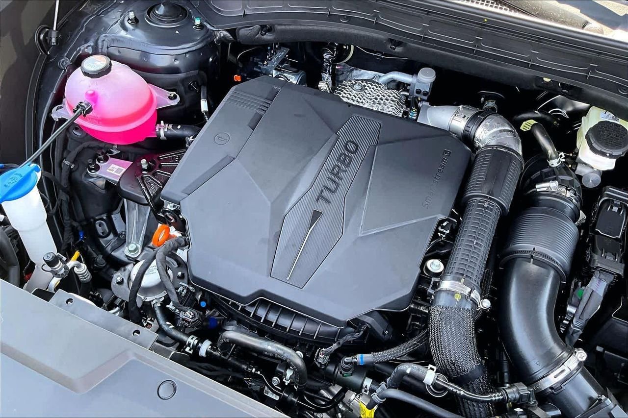 New 2026 Phantom Black Hyundai Limited 6P image 17