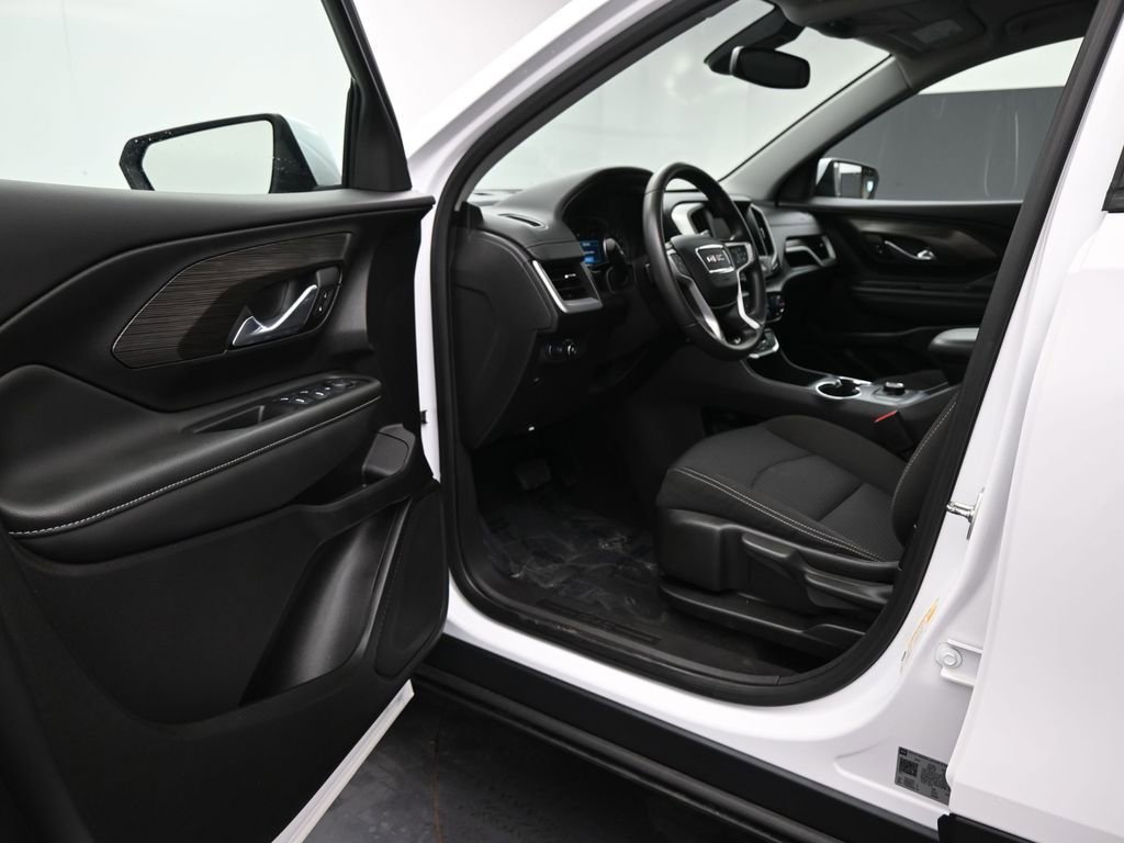 2024 GMC Terrain SLE - Photo 11