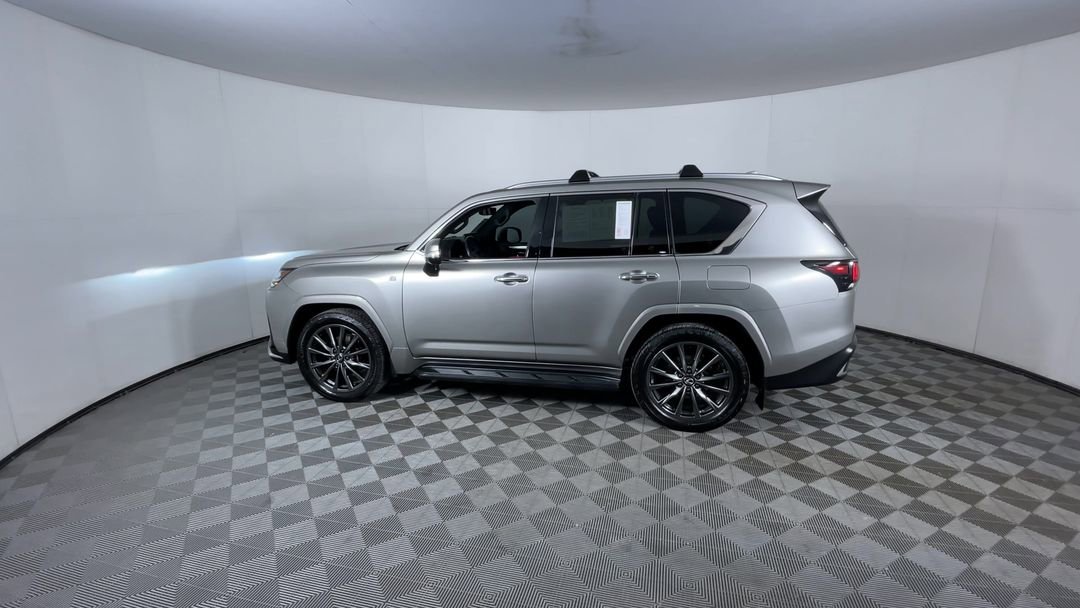 Used 2024 Atomic Silver Lexus 600 F SPORT image 6