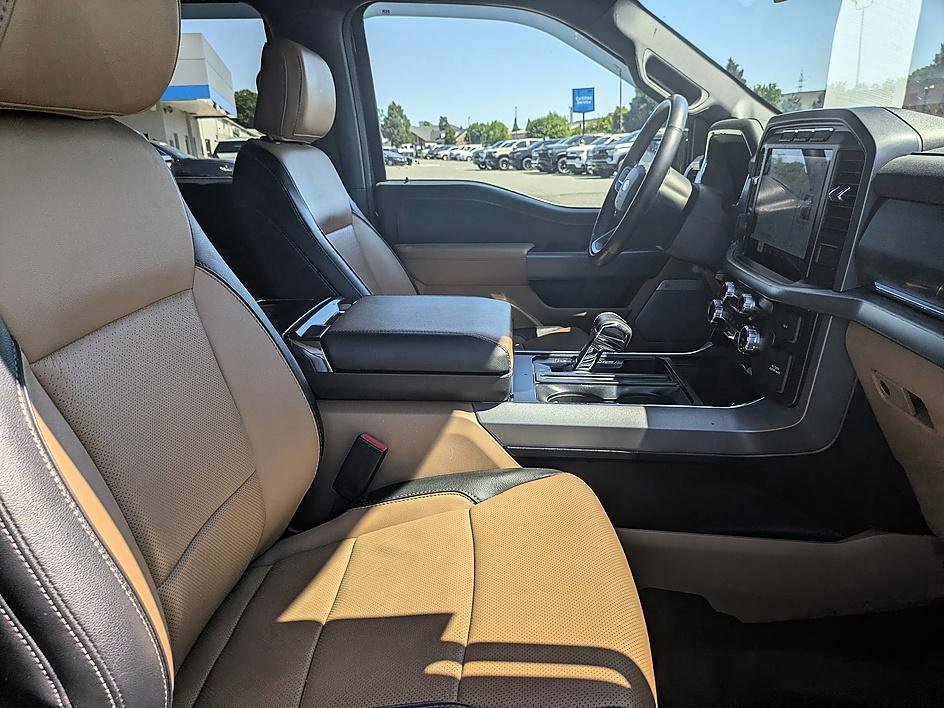 Used 2023 Antimatter Blue Metallic Ford LARIAT image 31