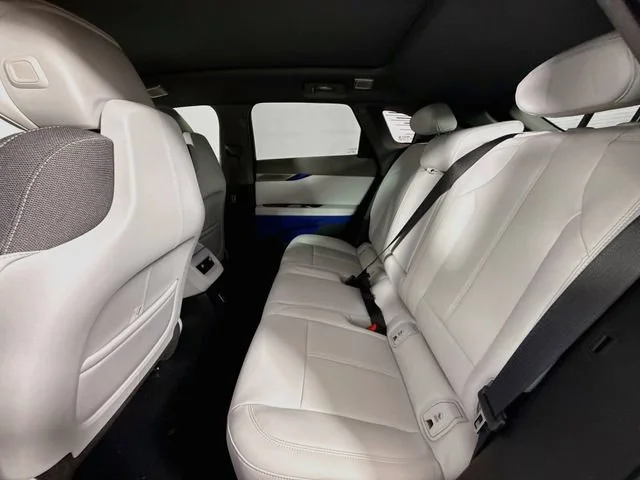 2027 Cadillac OPTIQ Luxury - Photo 8