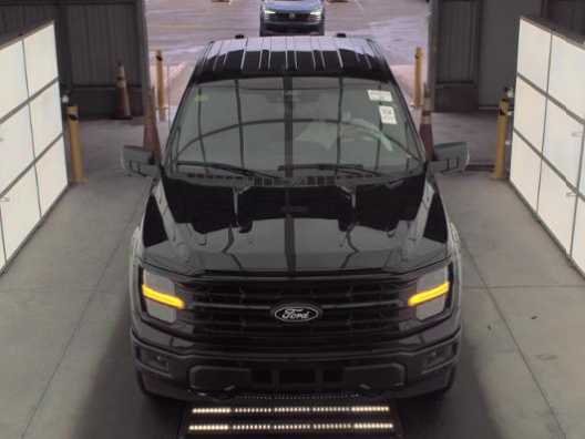 Used 2025 Agate Black Metallic Ford XLT image 3