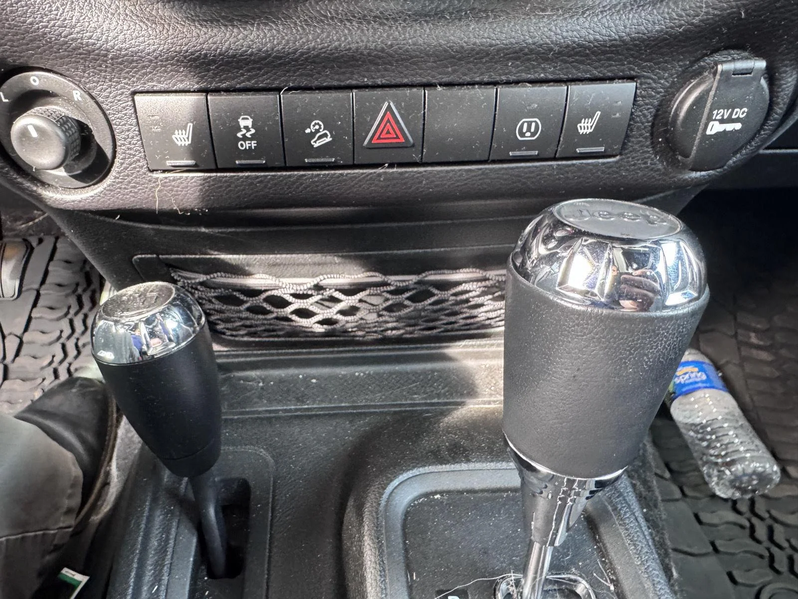 Used 2017 Billet Silver Metallic Clearcoat Jeep Sahara image 15