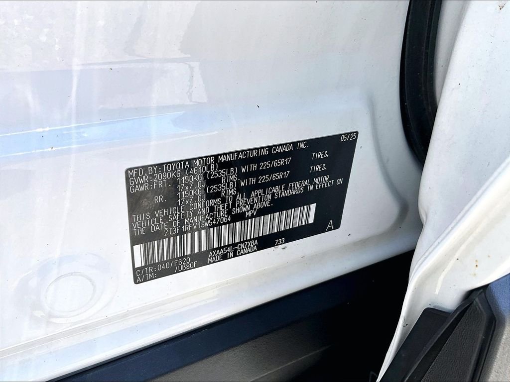 Used 2025 Ice Toyota LE image 36