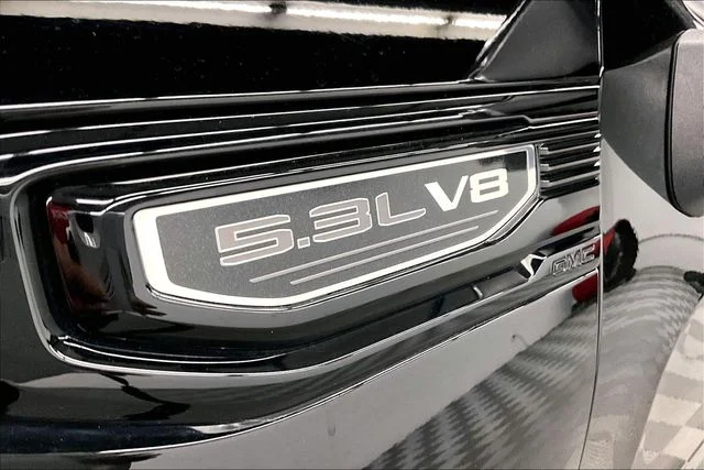 Used 2024 Onyx Black GMC Elevation image 37