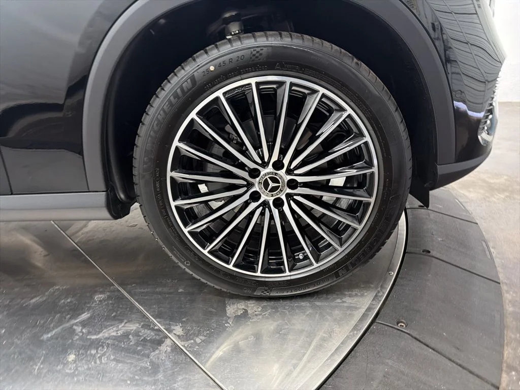 Used 2026 Black Mercedes-Benz GLC 300 image 9